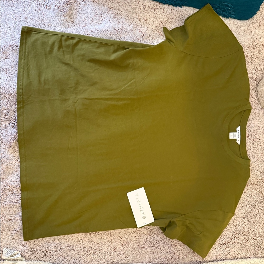 Athleta Olive Green Women’s T-Shirt - Picture 2 of 4